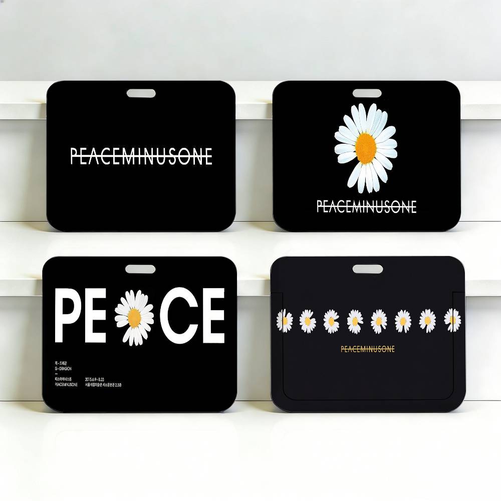 Peat Pellet Tray - G-Dragon P-Peaceminusone Mode Plastic Schuifhoesje Lanyard